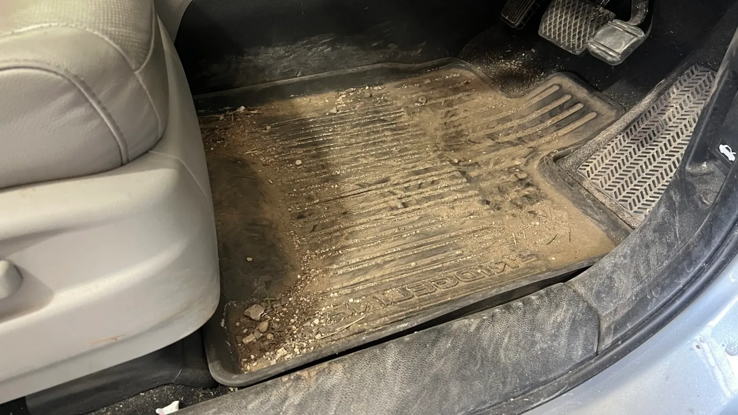 How to clean car interior