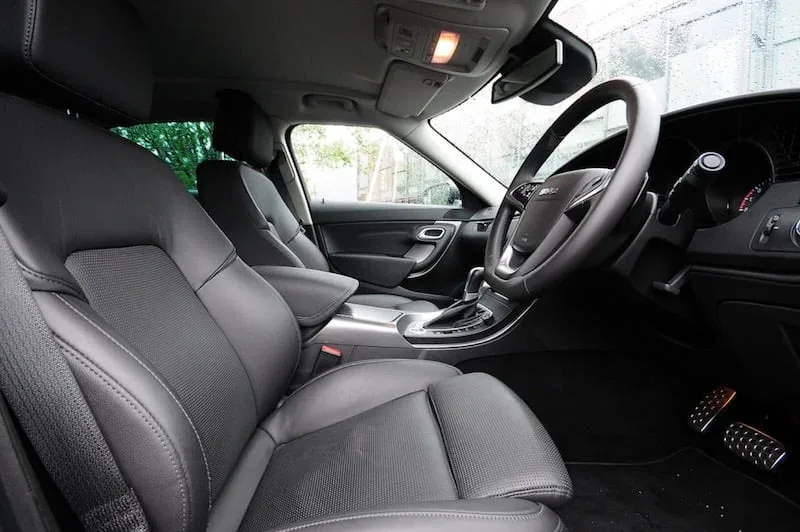 67444e7d02e27c000285d9c3 leather interior cleaning
