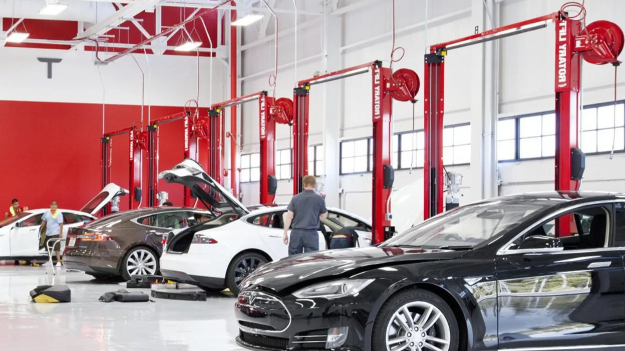 EV mechanic workshop