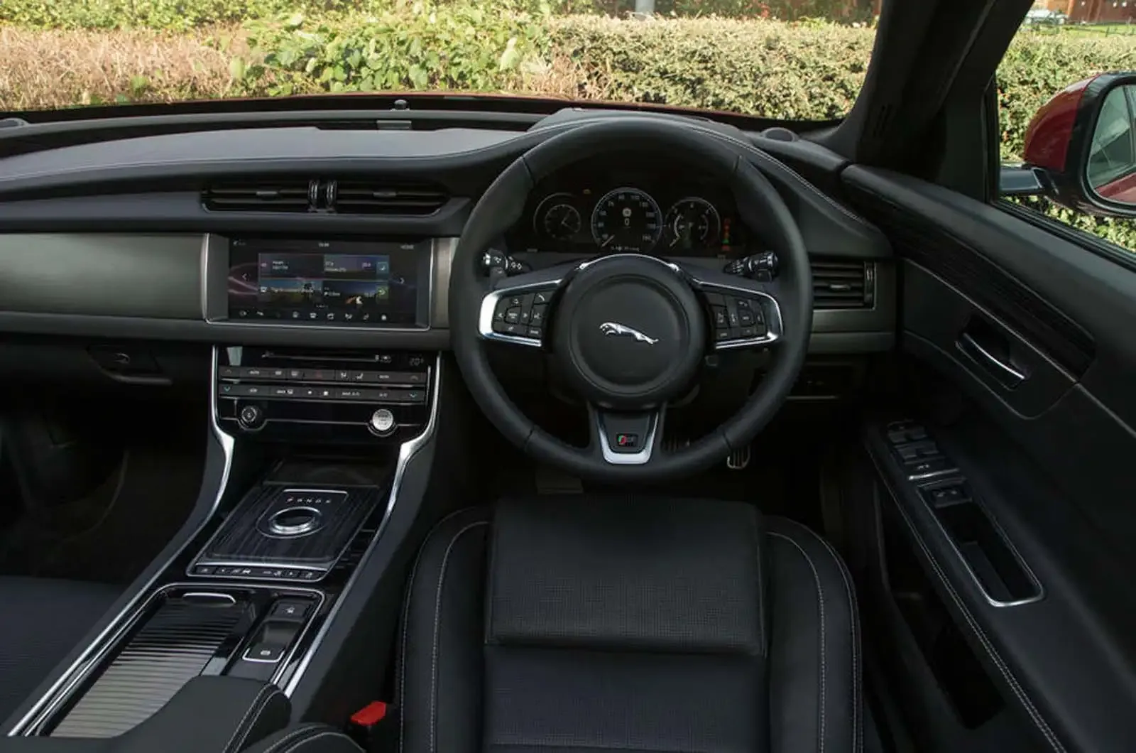 Jaguar air conditioning servicing