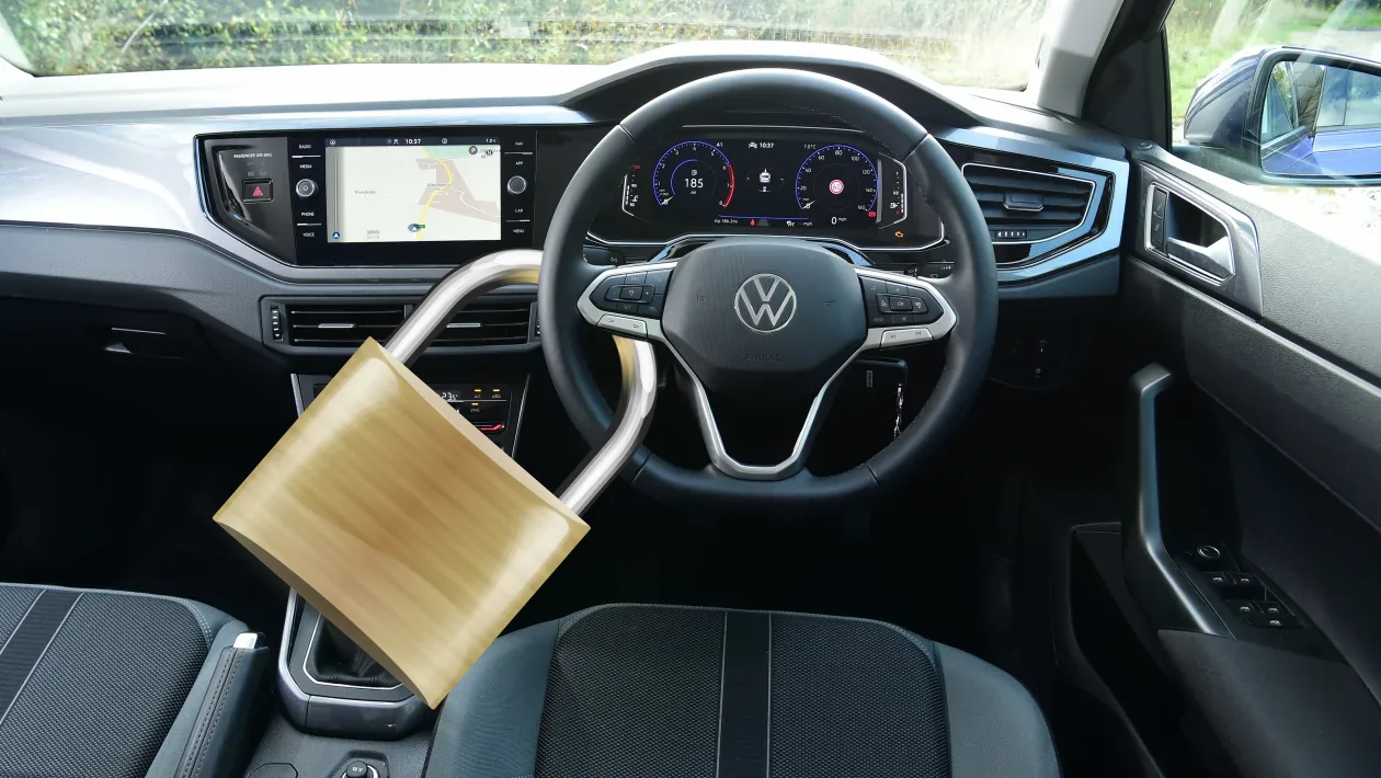 Steering wheel lock on Golf gti