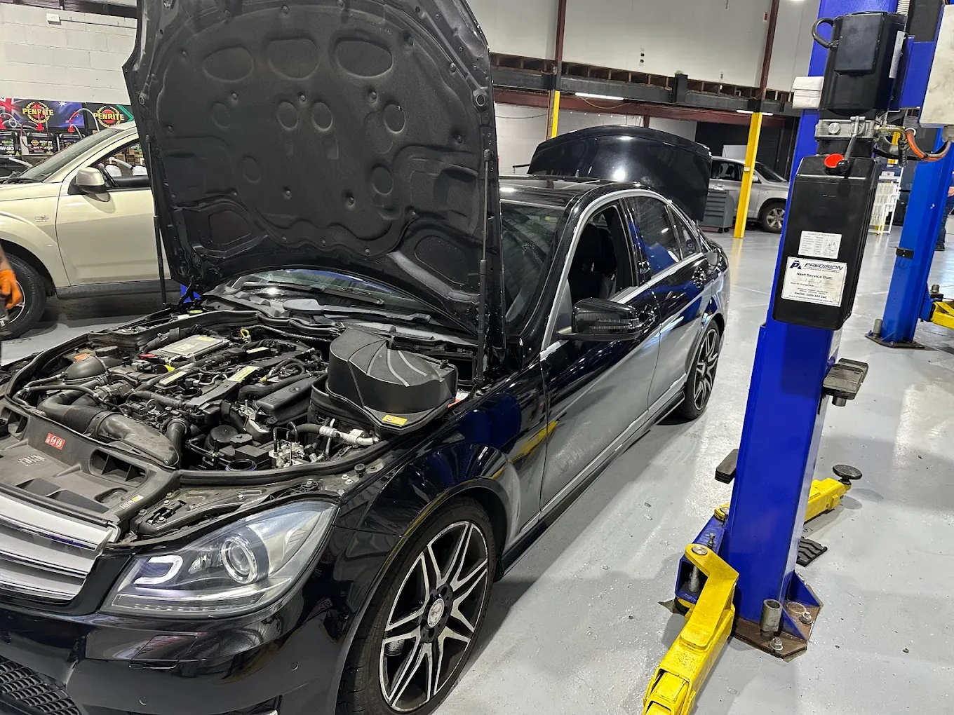 Mercedes service Kedron