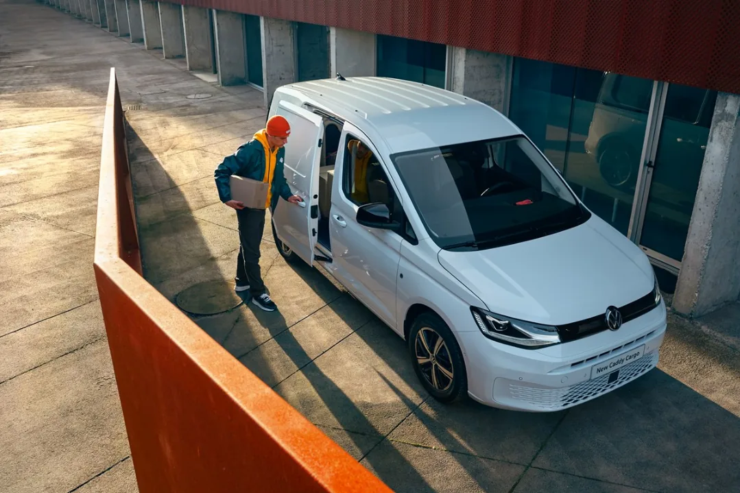 Caddy cargo service