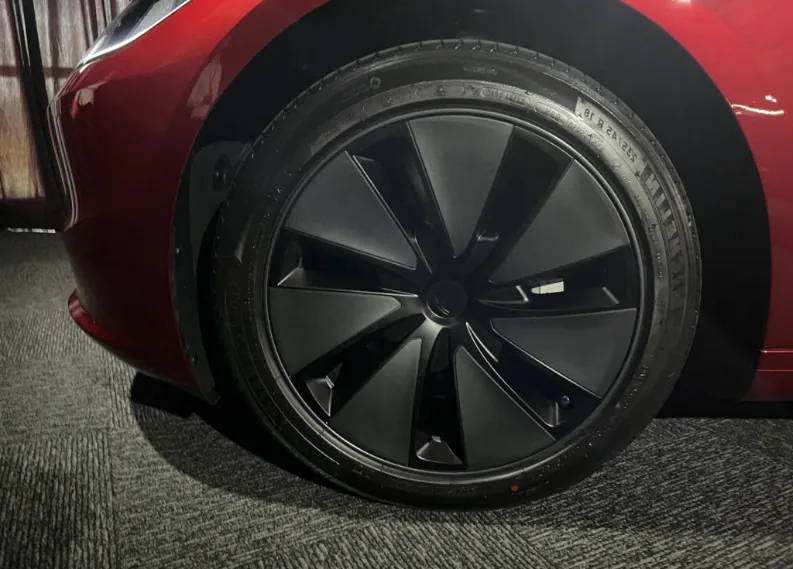 Tesla tyre size