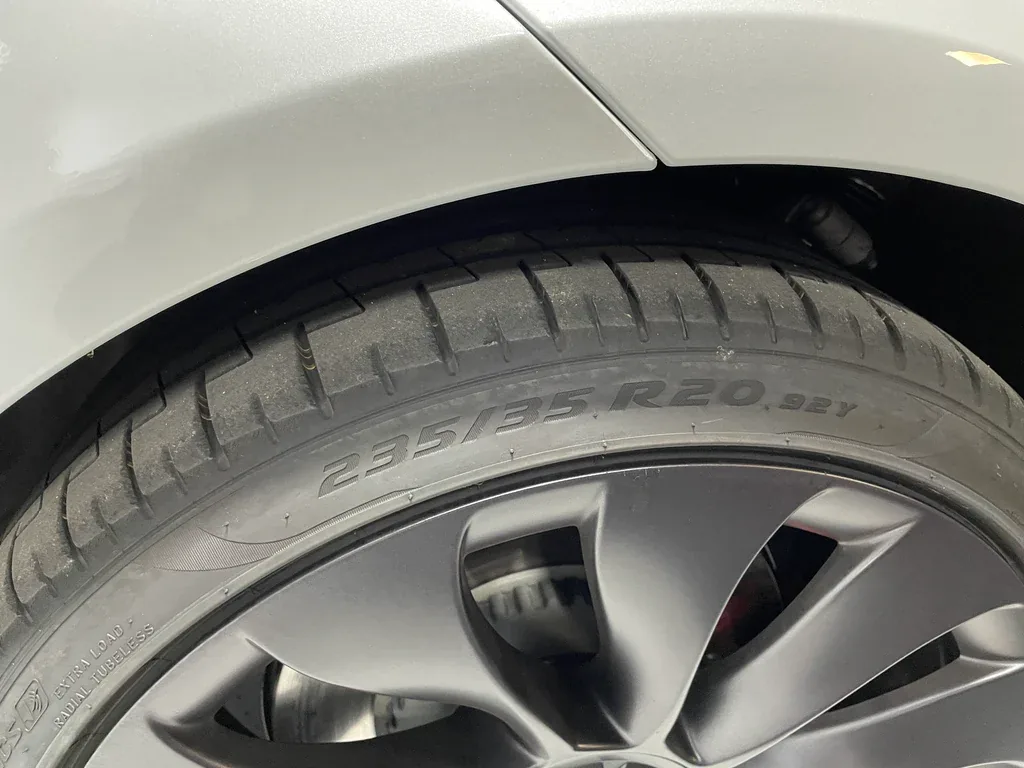 Tesla tyre size guide